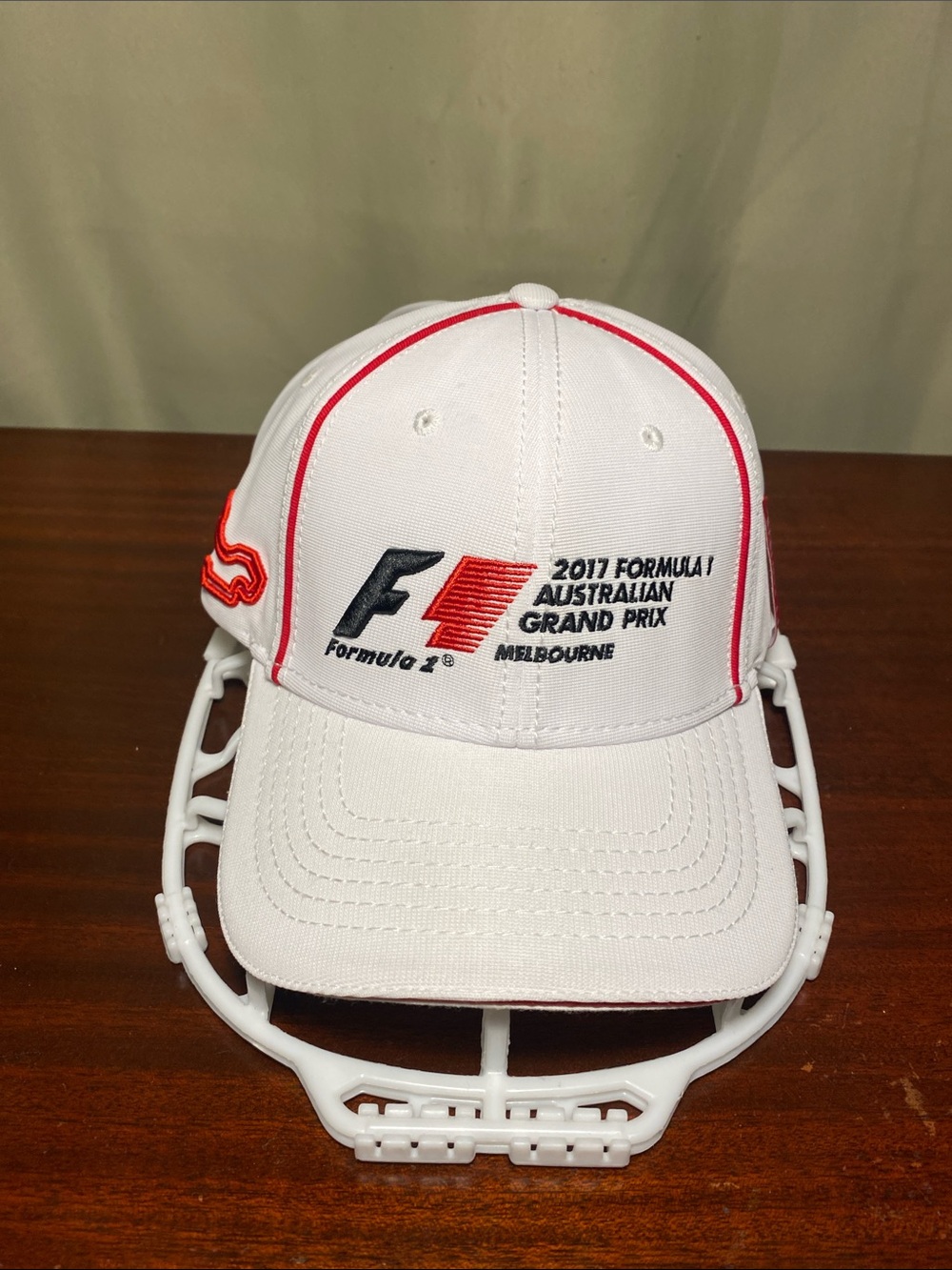 Official 2017 Formula 1 Australian Grand Prix Melbourne White Racing Cap O/S NWT